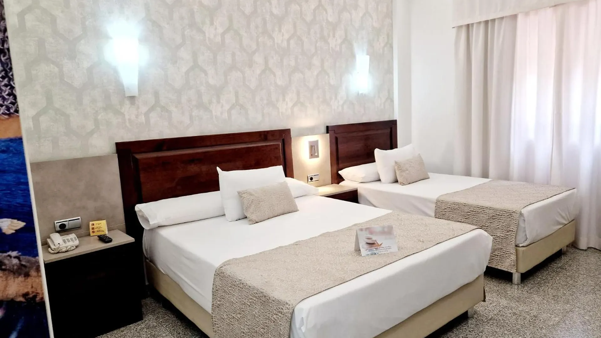 Hotel Plaza Del Castillo Màlaga
